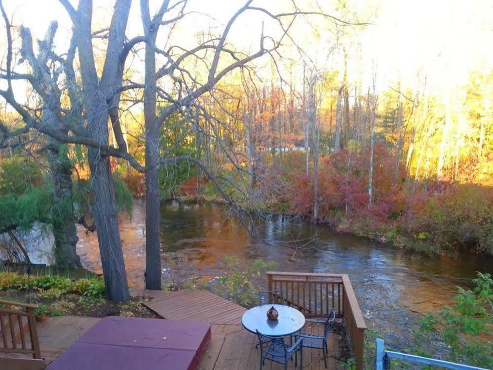 Stone Waters Inn Bellaire Εξωτερικό φωτογραφία